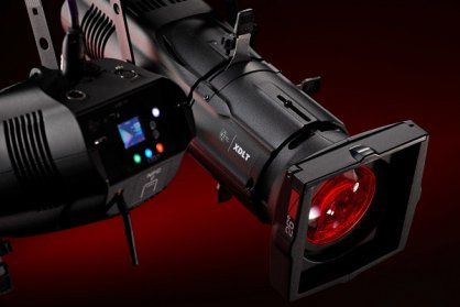 ETC Source Four LED Serie 3 Lustr X8 s nástavcem pro optiku